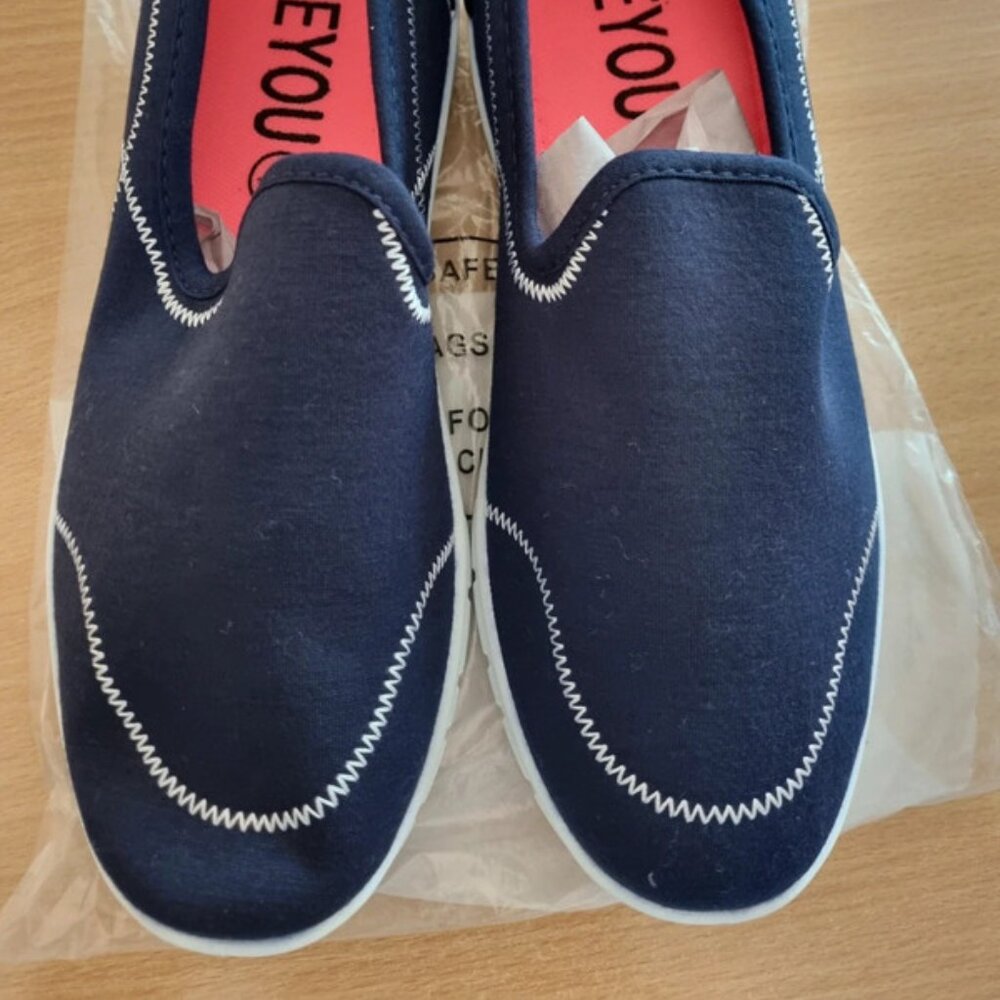 Ladies slip on canvas shoes